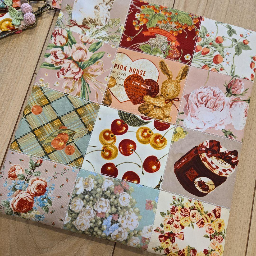 ♡専用♡ハンドメイドパッチワーククラッチバッグ(*´▽｀*)