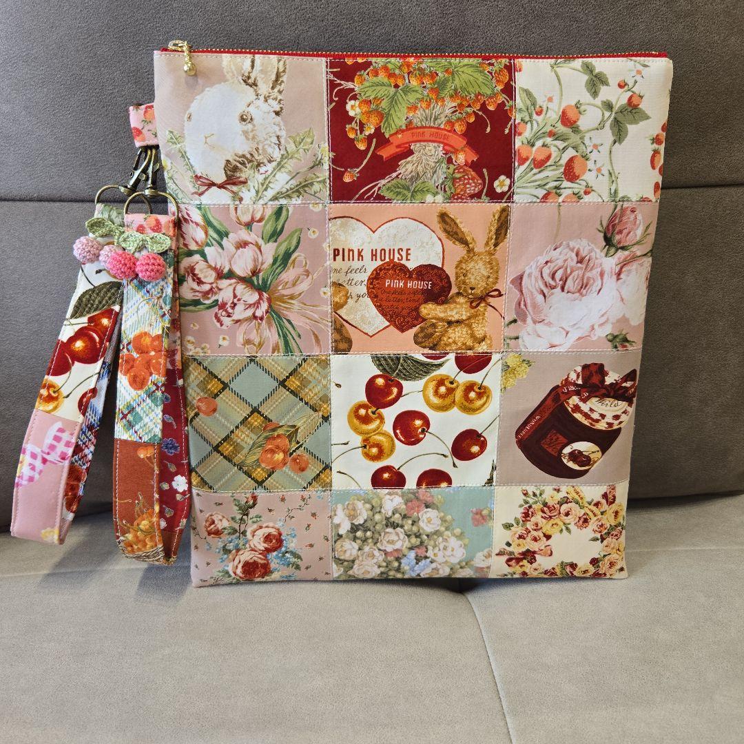 ♡専用♡ハンドメイドパッチワーククラッチバッグ(*´▽｀*)