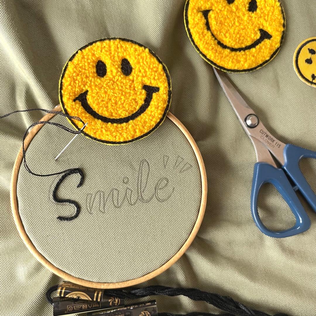 もこもこスマイルワッペンのレッスンバッグと上履き入れの2点セット(オリーブ)