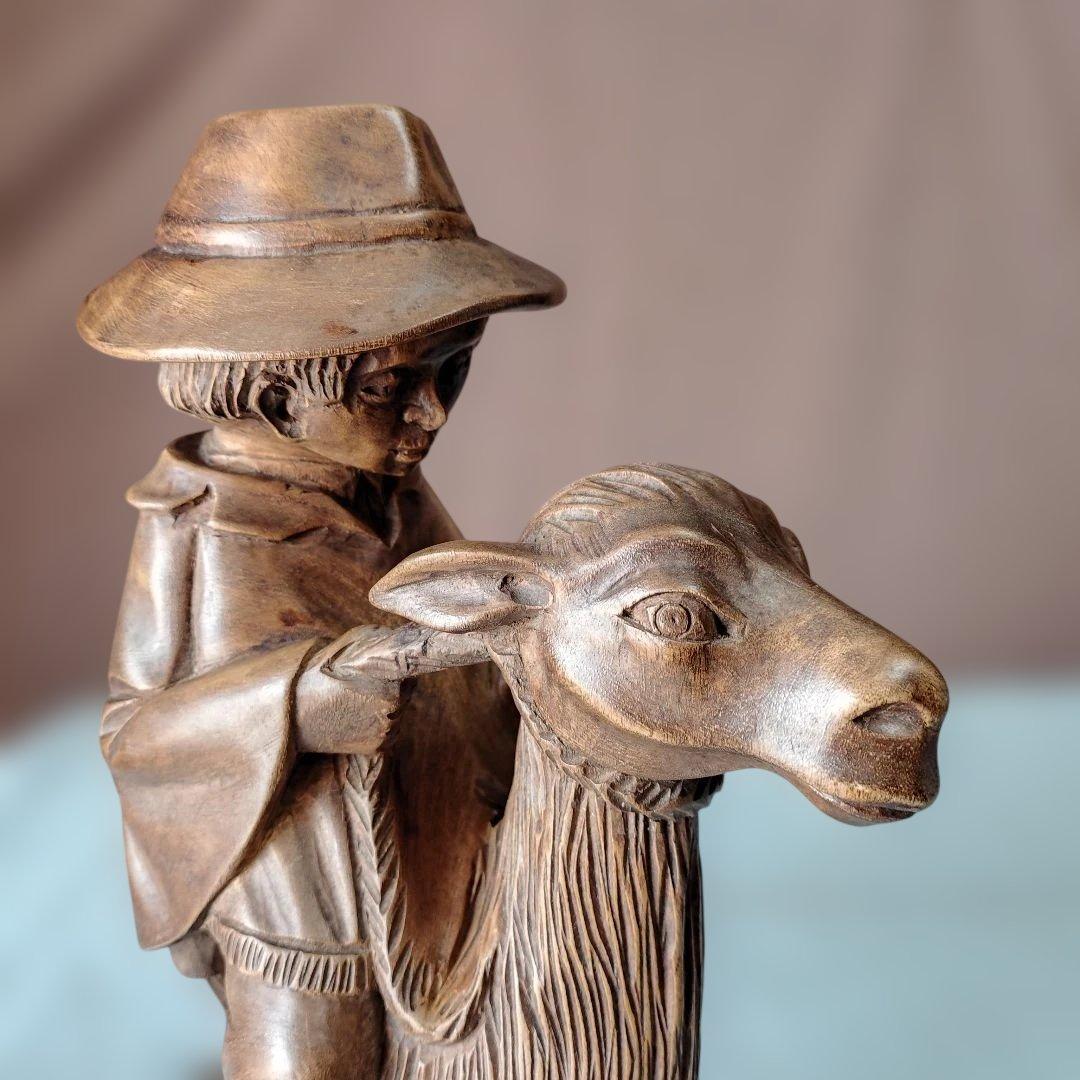 ペルー20世紀後半製民族美術硬木 繊細美麗一刀彫/ラマに乗る牧童/ヴィンテージ