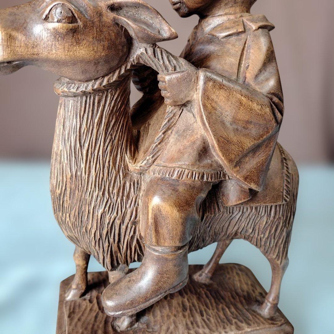 ペルー20世紀後半製民族美術硬木 繊細美麗一刀彫/ラマに乗る牧童/ヴィンテージ
