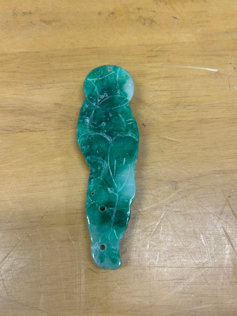 翡翠 人形彫刻 約10cm
