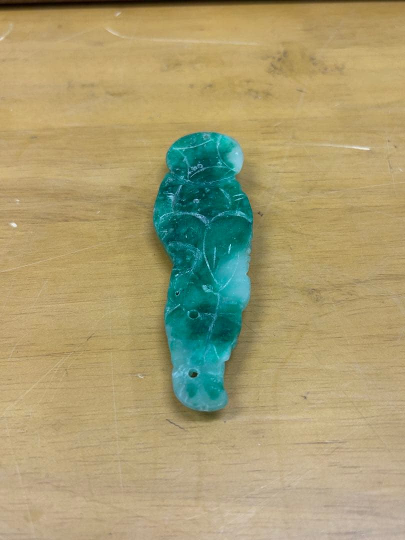 翡翠 人形彫刻 約10cm