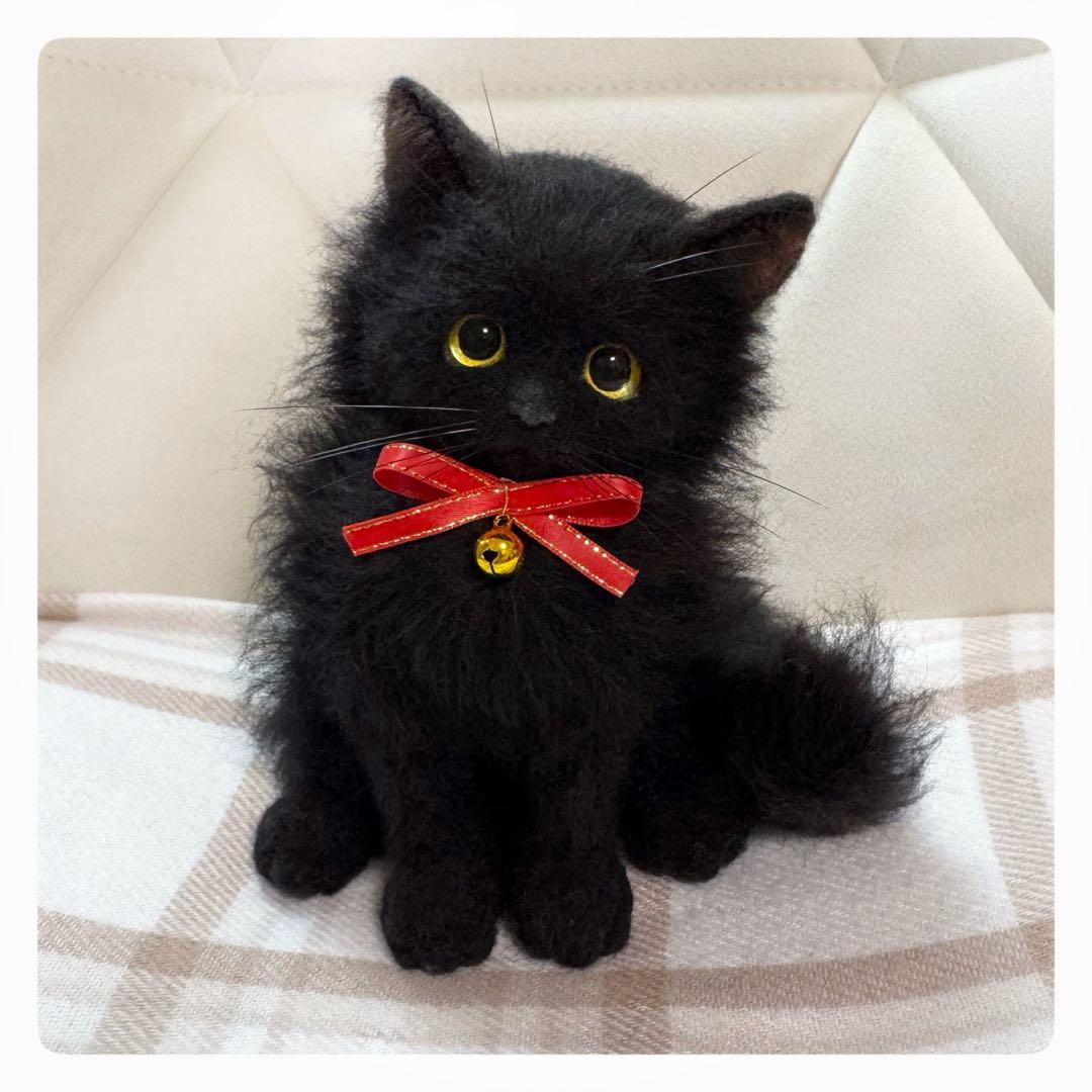 羊毛フェルト　黒猫　猫　ハンドメイド　観賞用 ぬいぐるみ 癒し アートドール
