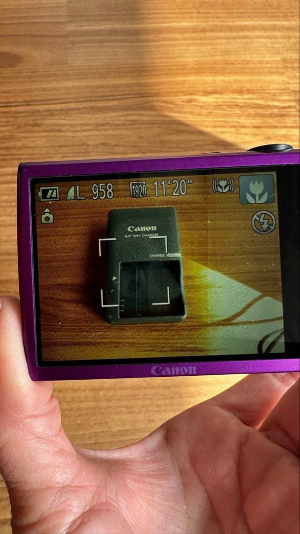 Canon IXY コンパクトデジタルカメラ 紫
