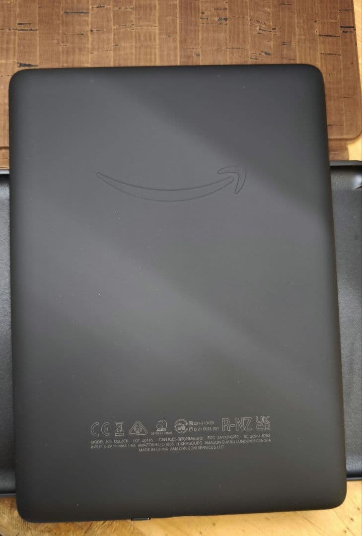 Kindle Paperwhite 11世代 8GB 広告なし&純正コルクカバー