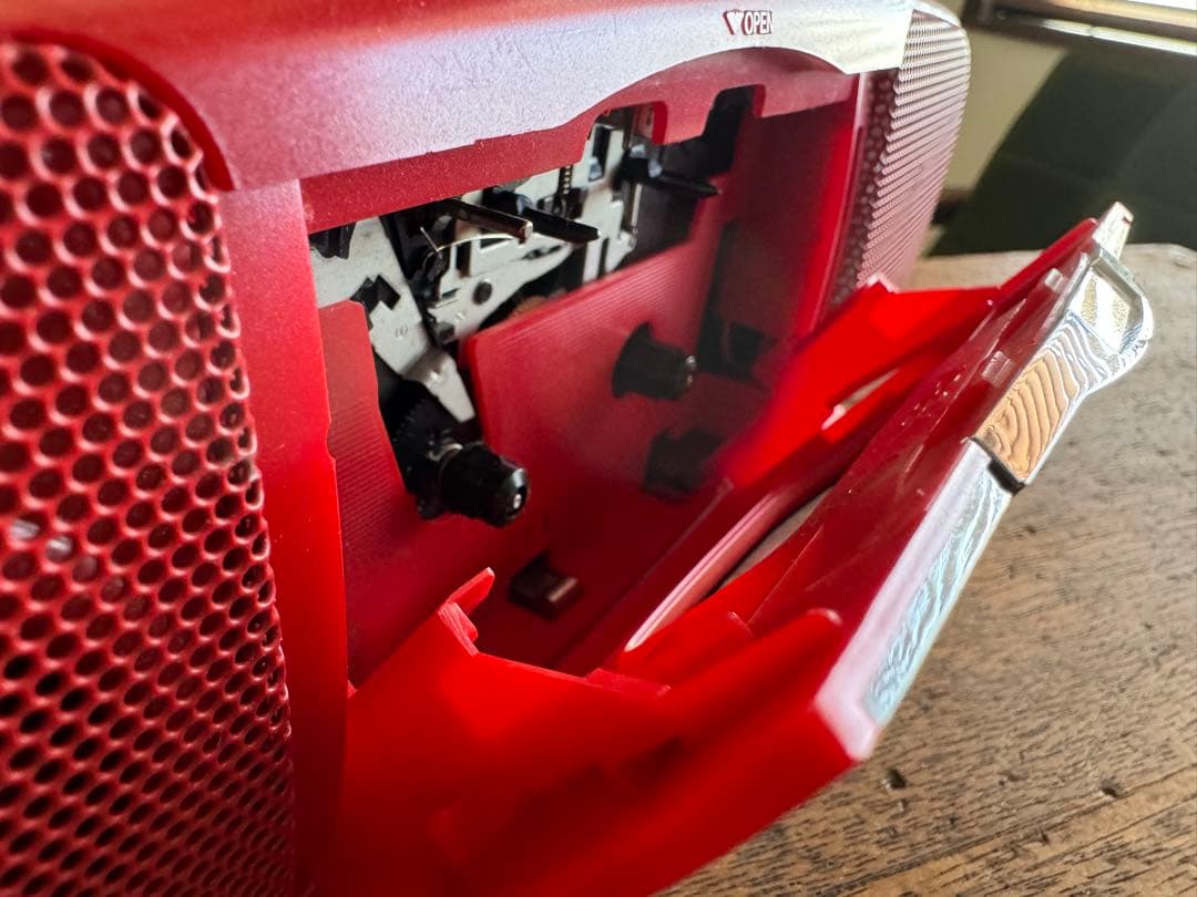 Aiwaのラジカセ　CS-P5 レッド　レトロ　カセットテープ　インテリア