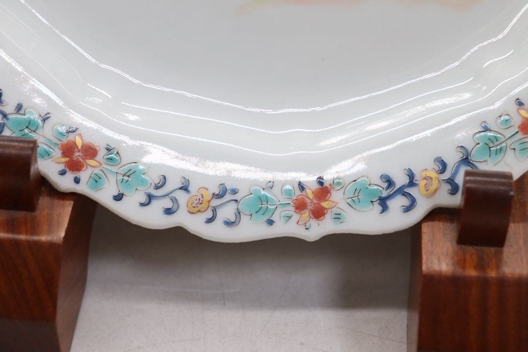 柿右衛門　梅紋　花口　大皿　送料込み269322