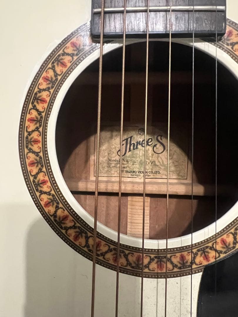 three S Suzuki violin F-180w ギターホワイト　アコギ