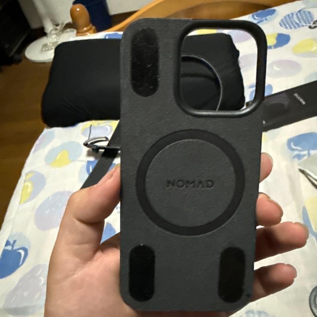 iPhoneアクセサリー NOMAD Magnetic Leather Back iPhone 16Pro