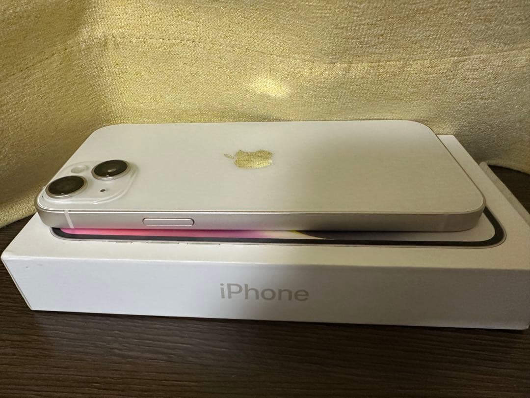 Apple iPhone 14 plus スターライト(ホワイト)本体