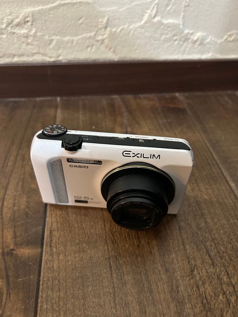 CASIO EXILIM EX-ZR デジタルカメラ