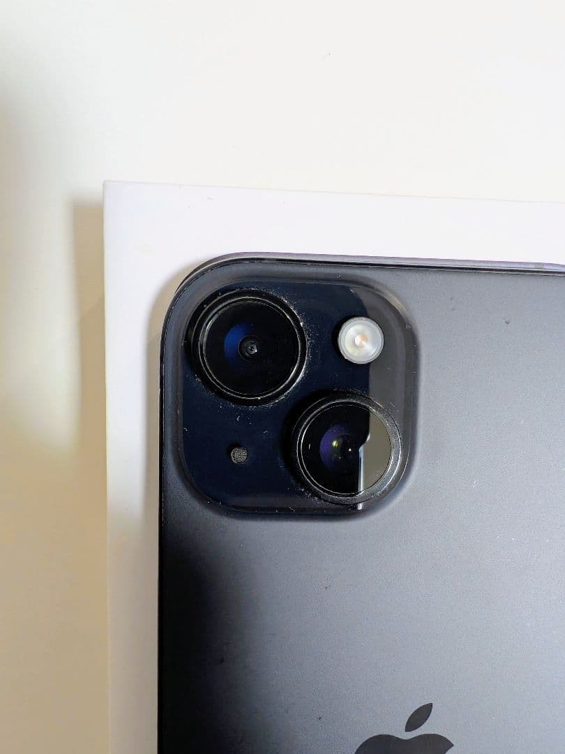 中古美品 Apple iPhone 15 256GB スペースブラック 本体