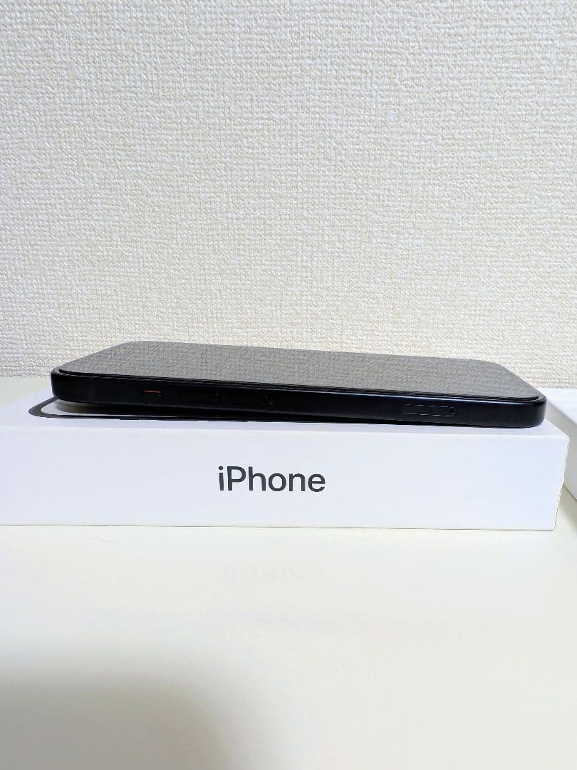 中古美品 Apple iPhone 15 256GB スペースブラック 本体