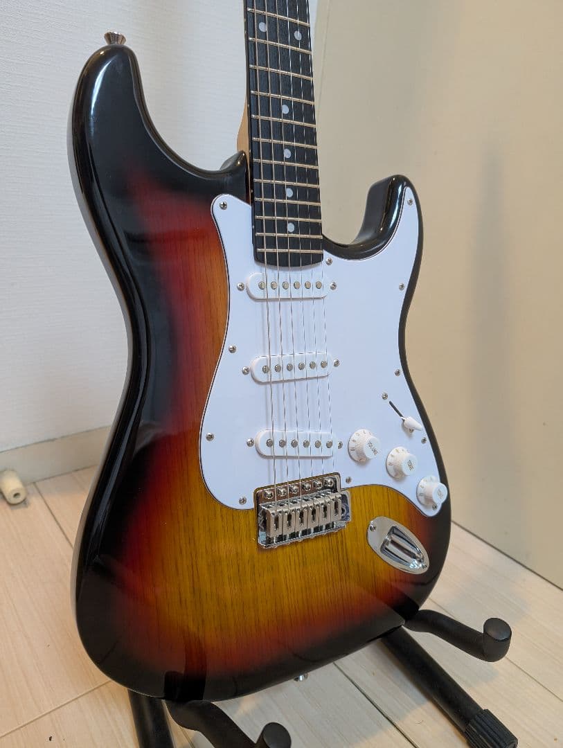 PlayTech ST-250 エレキギター サンバースト ケース付き
