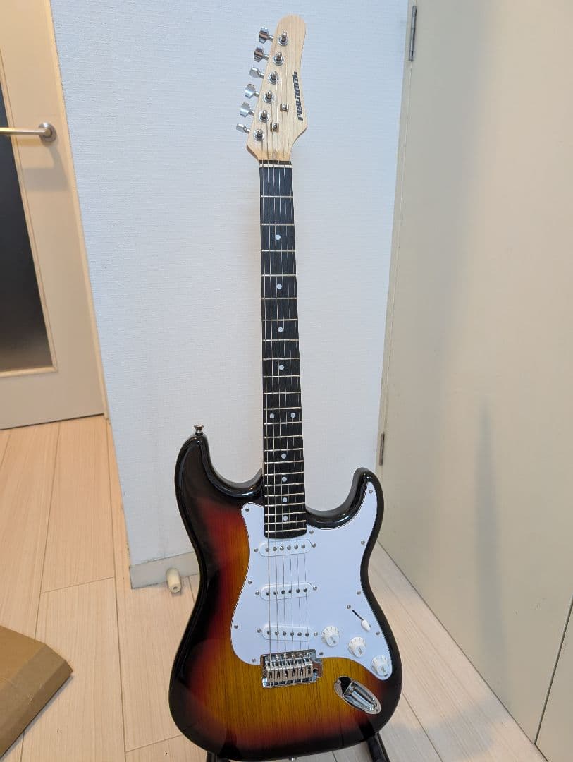 PlayTech ST-250 エレキギター サンバースト ケース付き