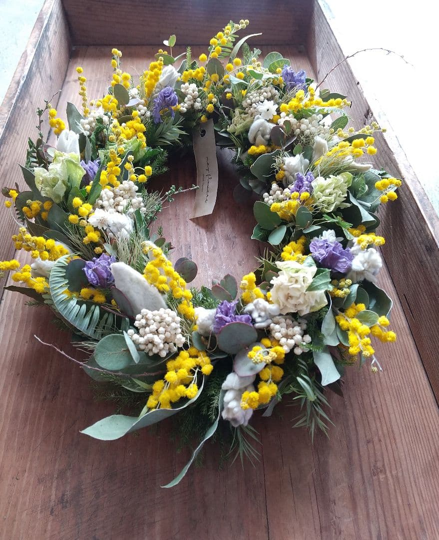 ミモザとクリスマスローズの春待ちリース オーバルリース 大きめ