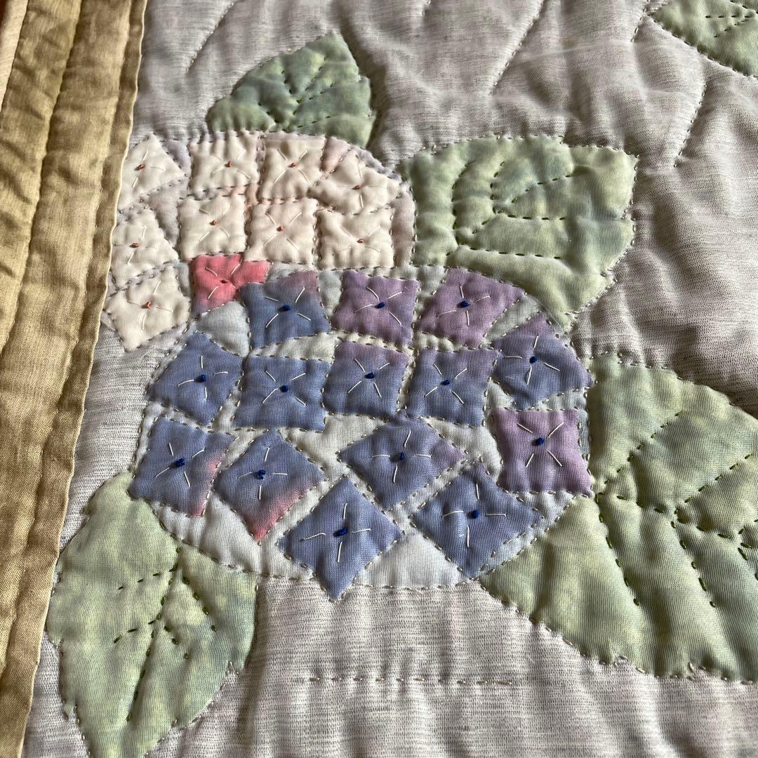 パッチワーク　ハンドメイド　タペストリー　花柄