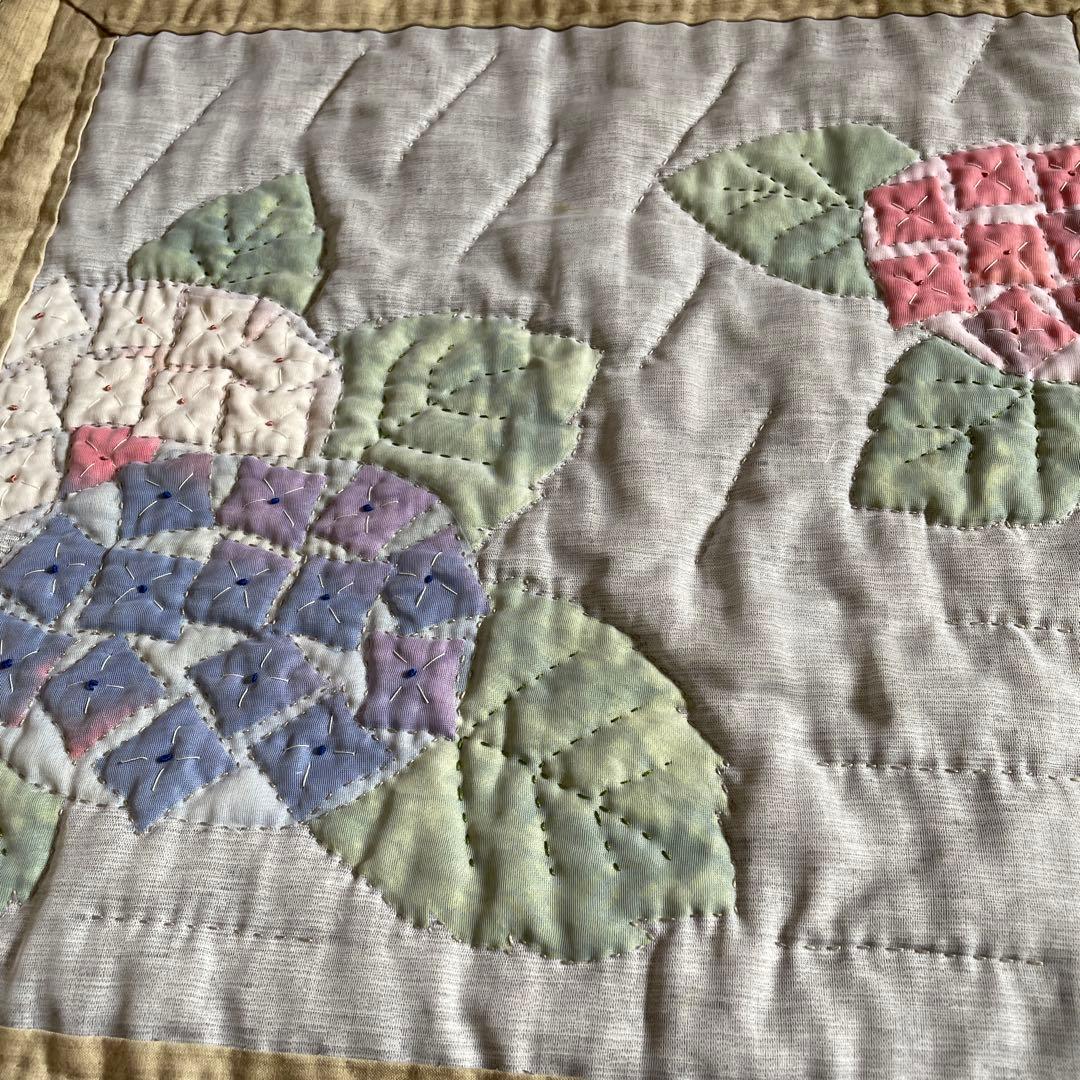 パッチワーク　ハンドメイド　タペストリー　花柄