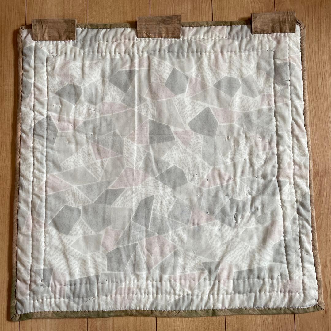 パッチワーク　ハンドメイド　タペストリー　花柄