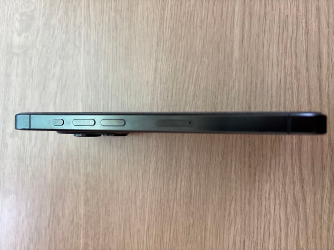 【美品】iPhone 15 Pro 128GB ブラックチタニウム