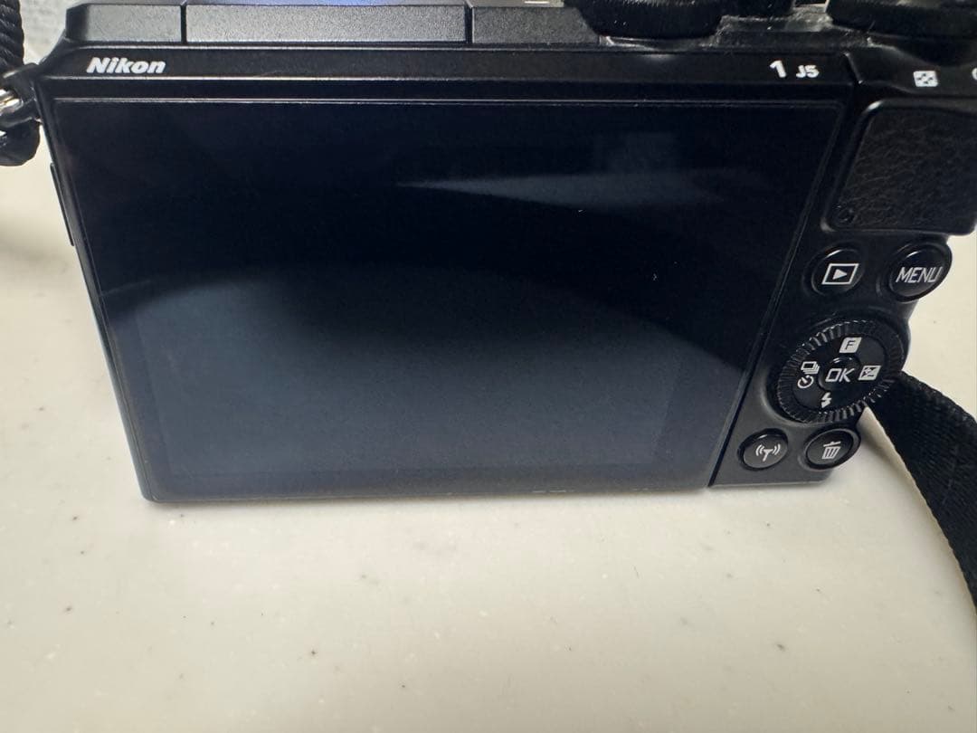 卒業入学シーズンに‼️Nikon 1 J5 ‼️画面フィルムあり‼️