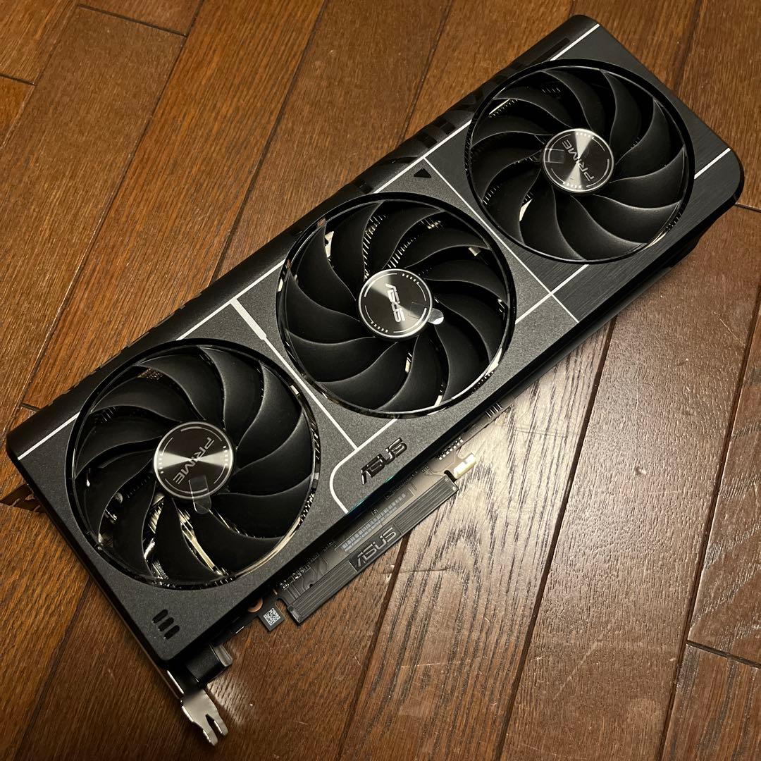 グラフィックボード・グラボ・ビデオカード ASUS Radeon RX 9600 XT OC 16GB