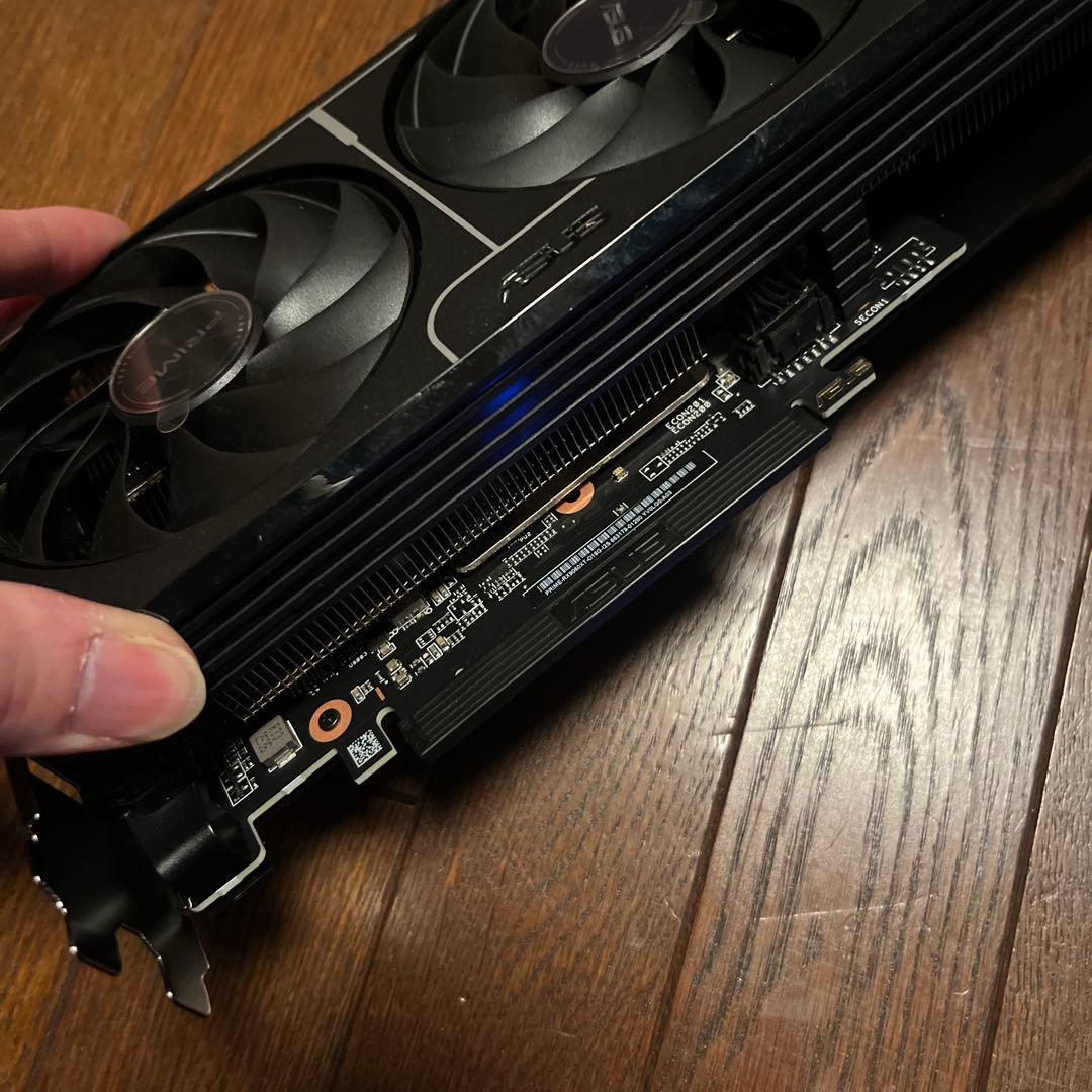 グラフィックボード・グラボ・ビデオカード ASUS Radeon RX 9600 XT OC 16GB