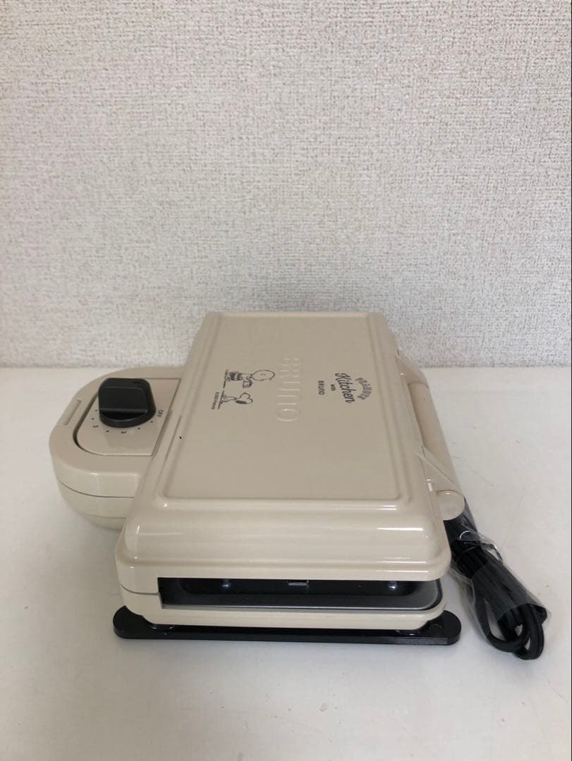 新品　未使用　ブルーノ ホットサンドメーカー スヌーピー BOE069-ECRU