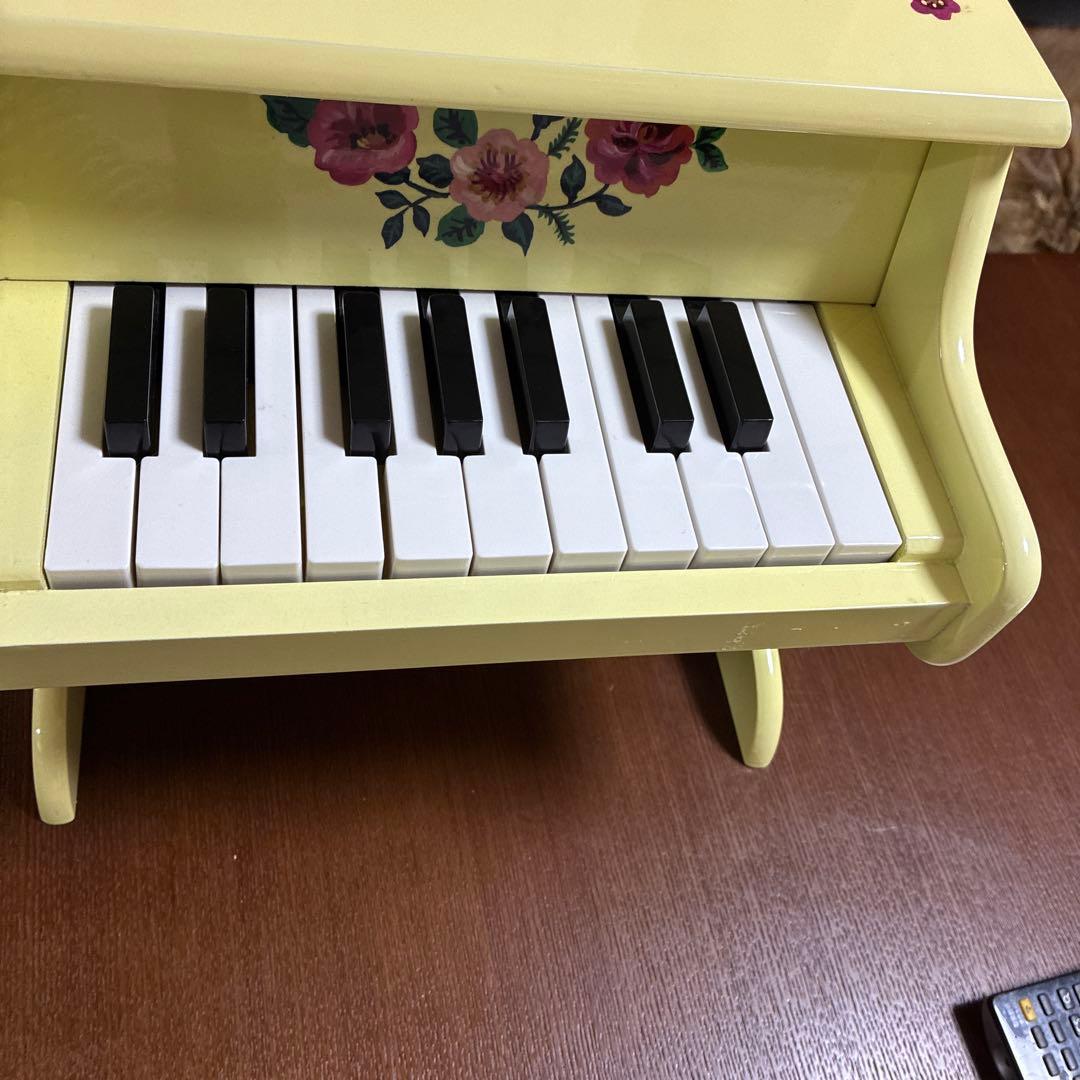 Vilacの Piano ミニピアノ　木製　黄色　フランス　雑貨