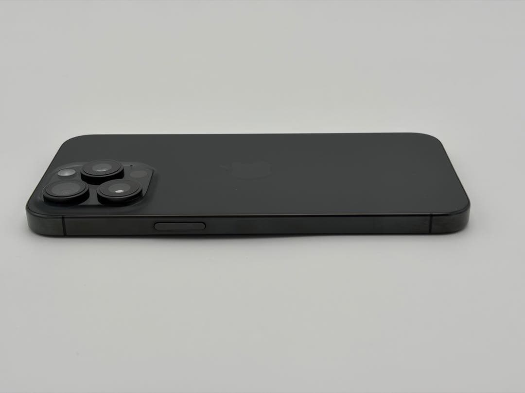 Apple iPhone 15 Pro Max 256GB ブラックチタニウム