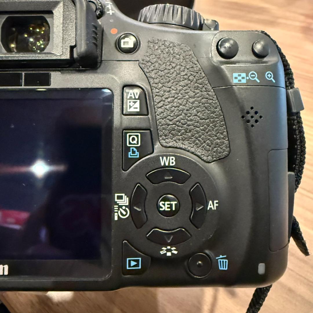 Canon キャノン EOS Kiss X4 一眼レフ カメラ