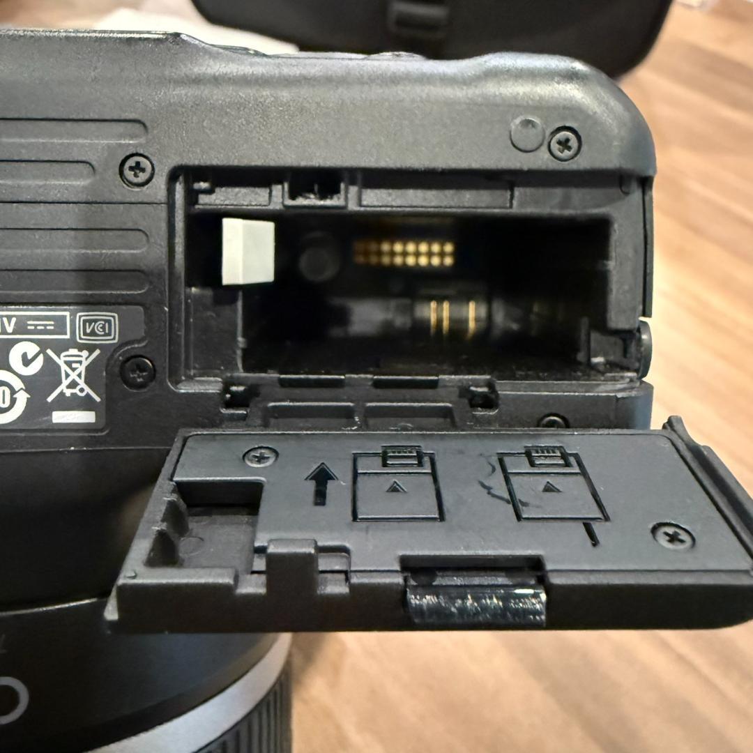 Canon キャノン EOS Kiss X4 一眼レフ カメラ