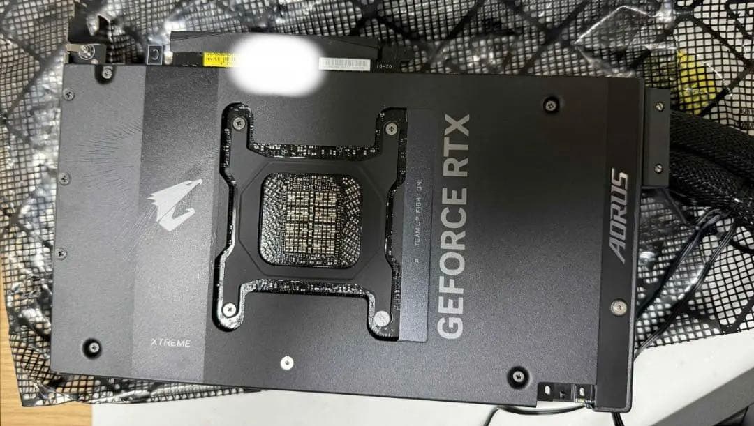 【極美品】 RTX 5090 AORUS XTREME WATERFORCE