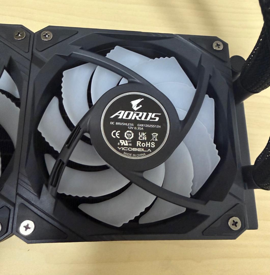 【極美品】 RTX 5090 AORUS XTREME WATERFORCE