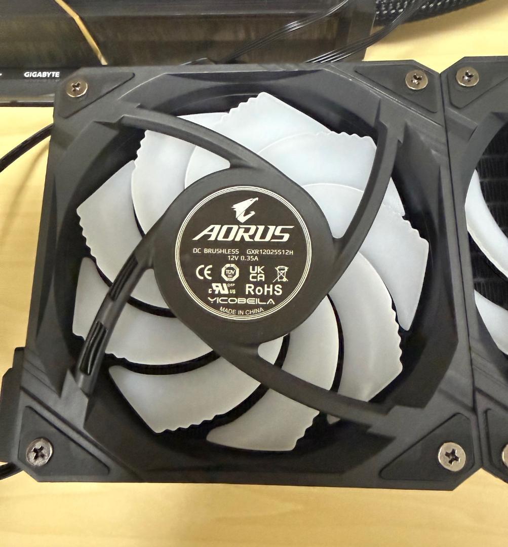 【極美品】 RTX 5090 AORUS XTREME WATERFORCE