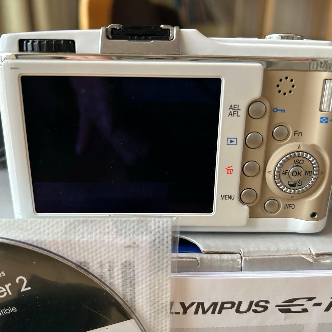 OLYMPUS E-P1 ミラーレス一眼カメラ 本体
