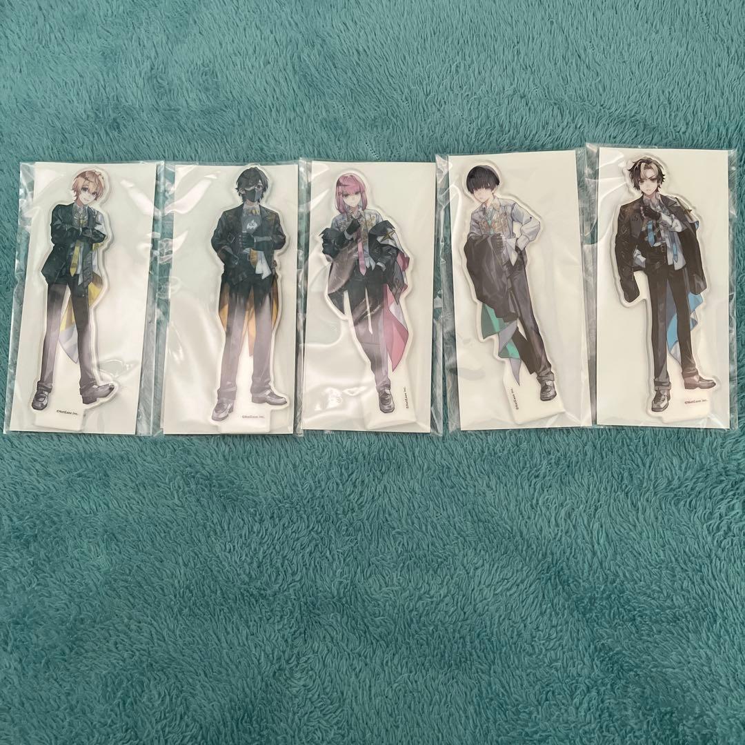 AXIZWAVE 優勝記念グッズ 箱 ゴールドカード 缶バッジ アクスタ セット