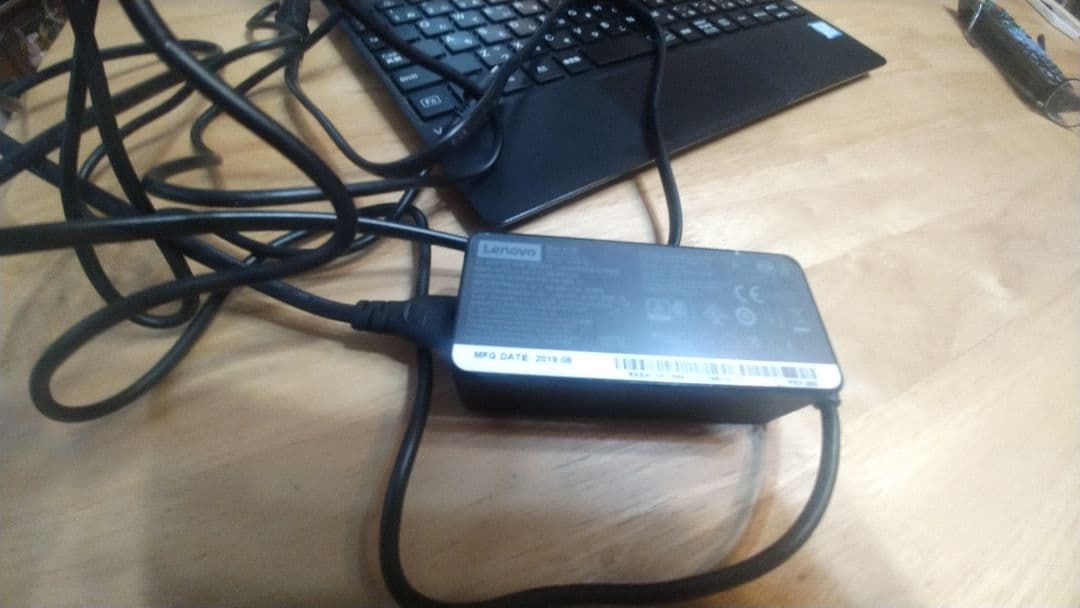 軽量薄型☆NEC　VKA11H-4　M3-8100Y　メモリ4GB　SSD128