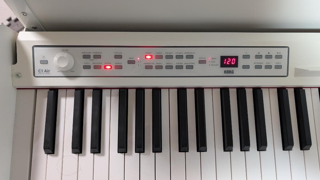 KORG C1 Air ホワイト デジタルピアノ（23年製）本体のみ（椅子在り）