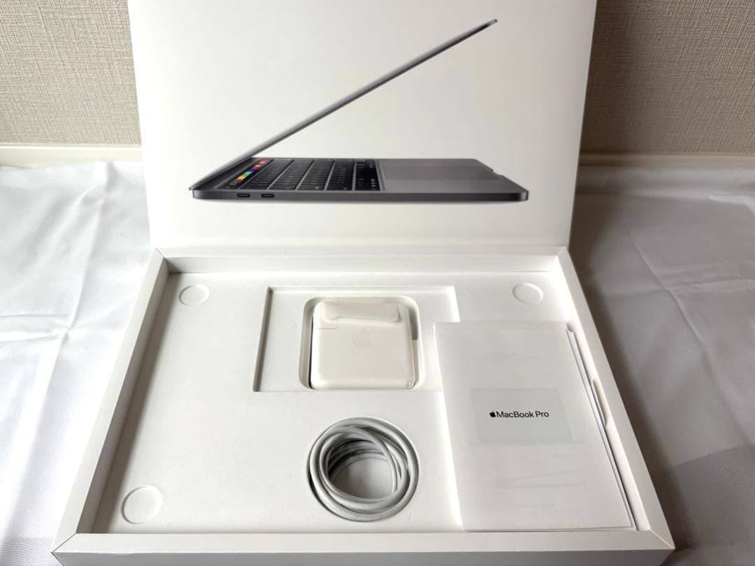 【美品】MacBook Pro(2020) 16GB / i7 /1TB