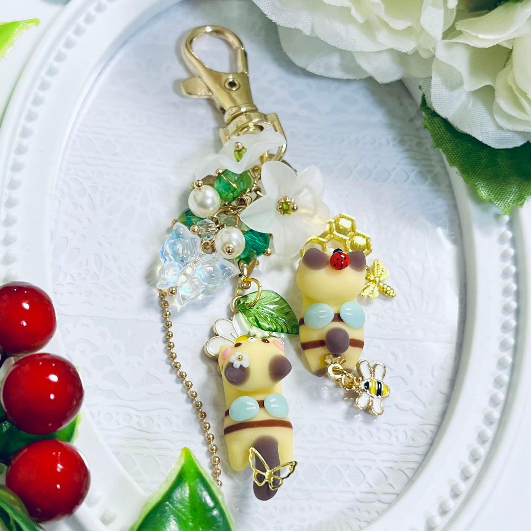 ꫛᥱꪝ *【2512】 猫　ミツバチ　チャーム　ハンドメイド