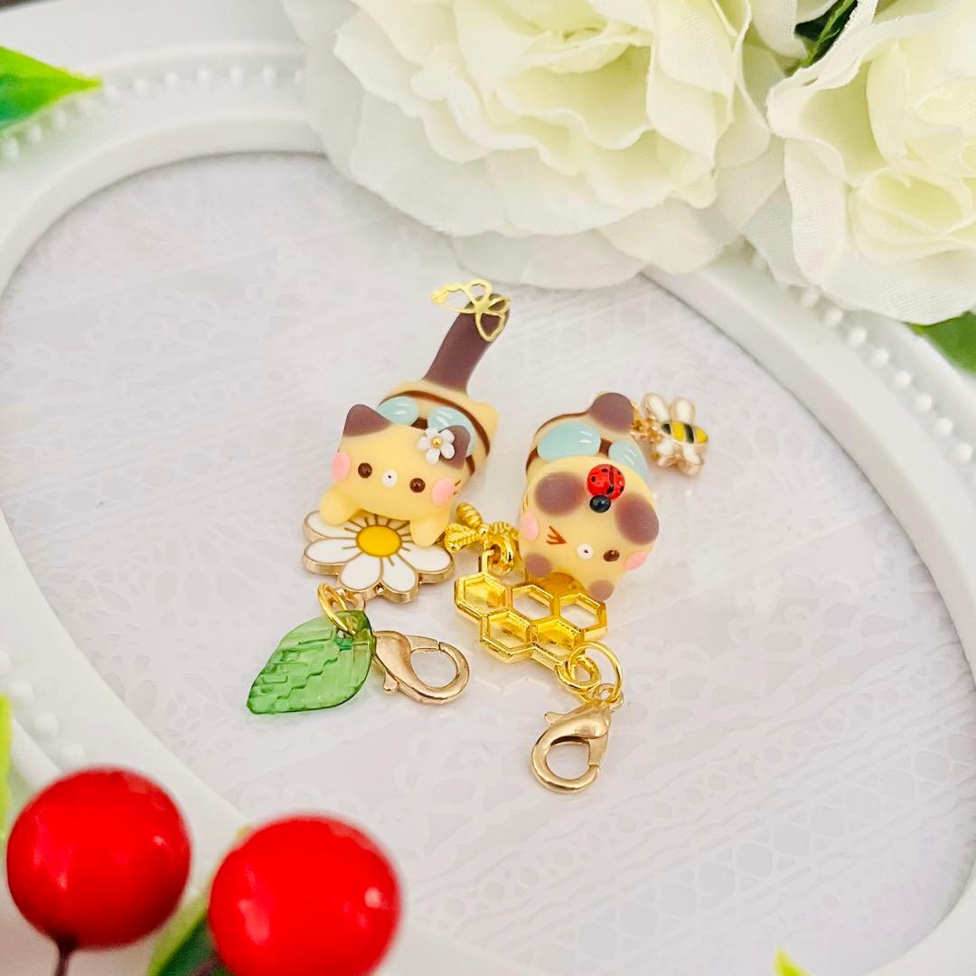 ꫛᥱꪝ *【2512】 猫　ミツバチ　チャーム　ハンドメイド