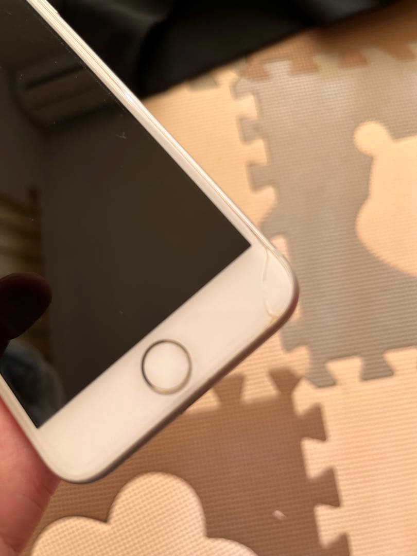 Apple iPhone 8 ホワイト　64GB 本体