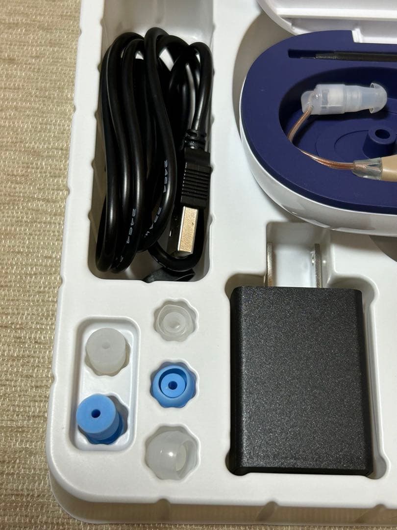 【極美品】楽ちんヒアリング　本体充電セット　ベージュ　ショップジャパン