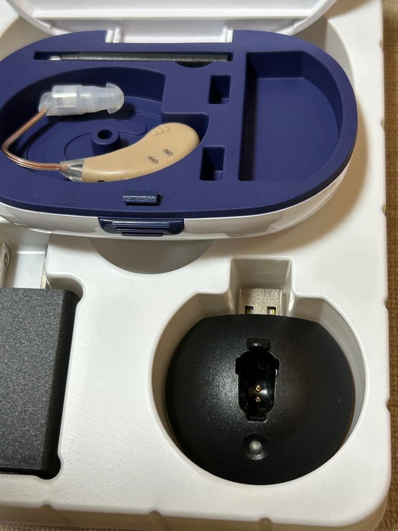 【極美品】楽ちんヒアリング　本体充電セット　ベージュ　ショップジャパン