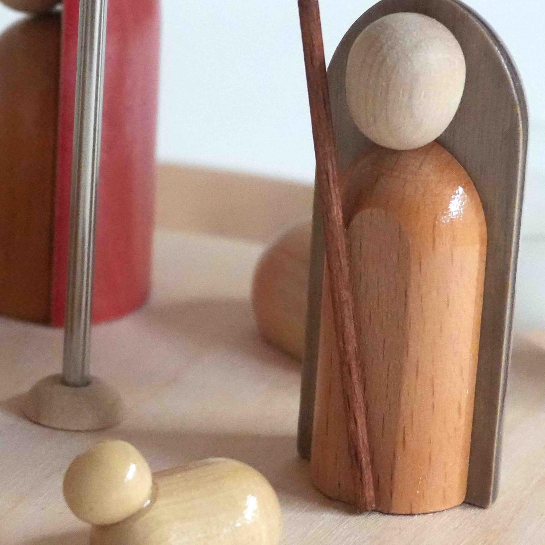 ドイツ ティーライトピラミッド（キリスト生誕）木製工芸品 ザイフェン 23cm