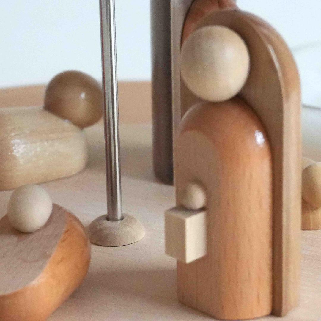 ドイツ ティーライトピラミッド（キリスト生誕）木製工芸品 ザイフェン 23cm