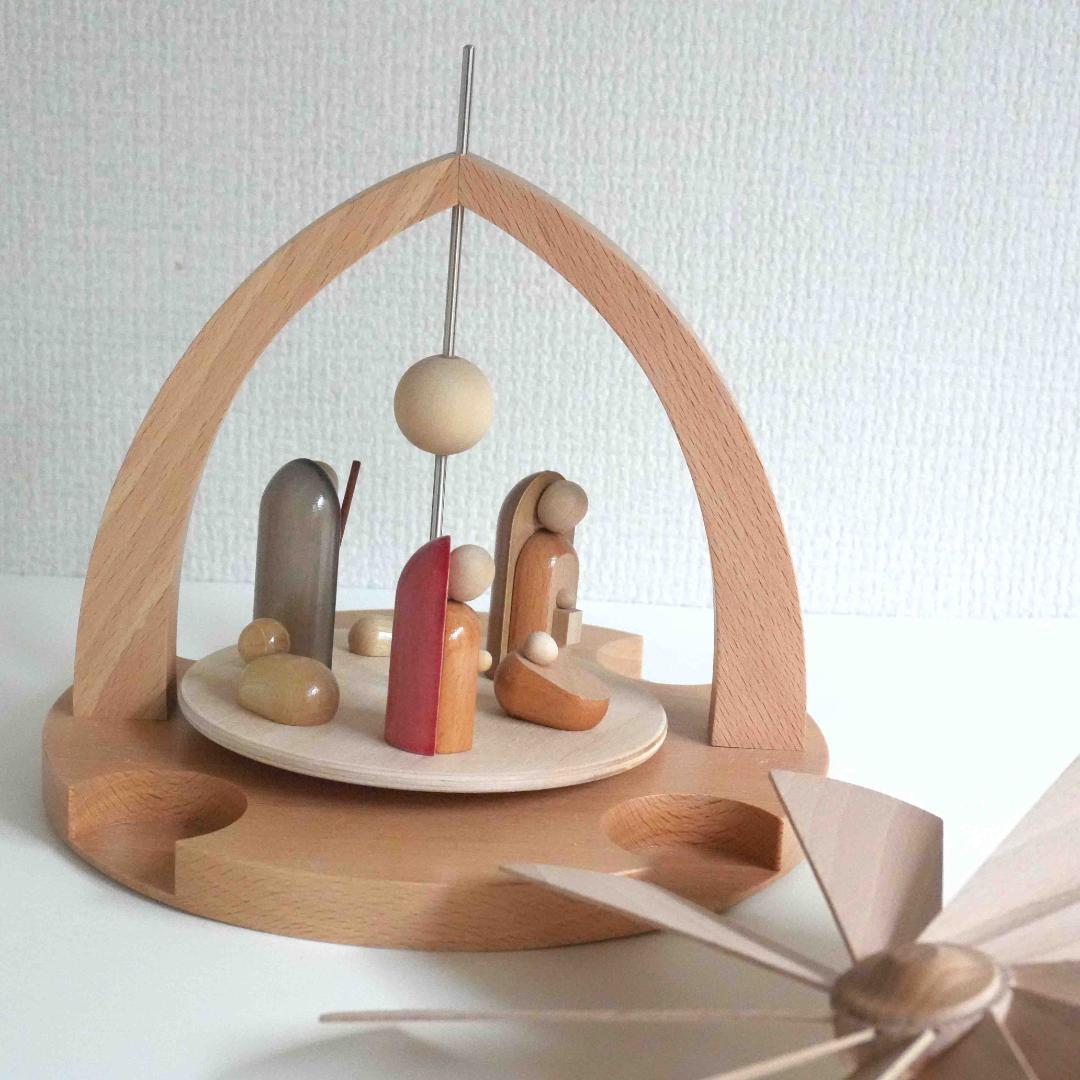 ドイツ ティーライトピラミッド（キリスト生誕）木製工芸品 ザイフェン 23cm