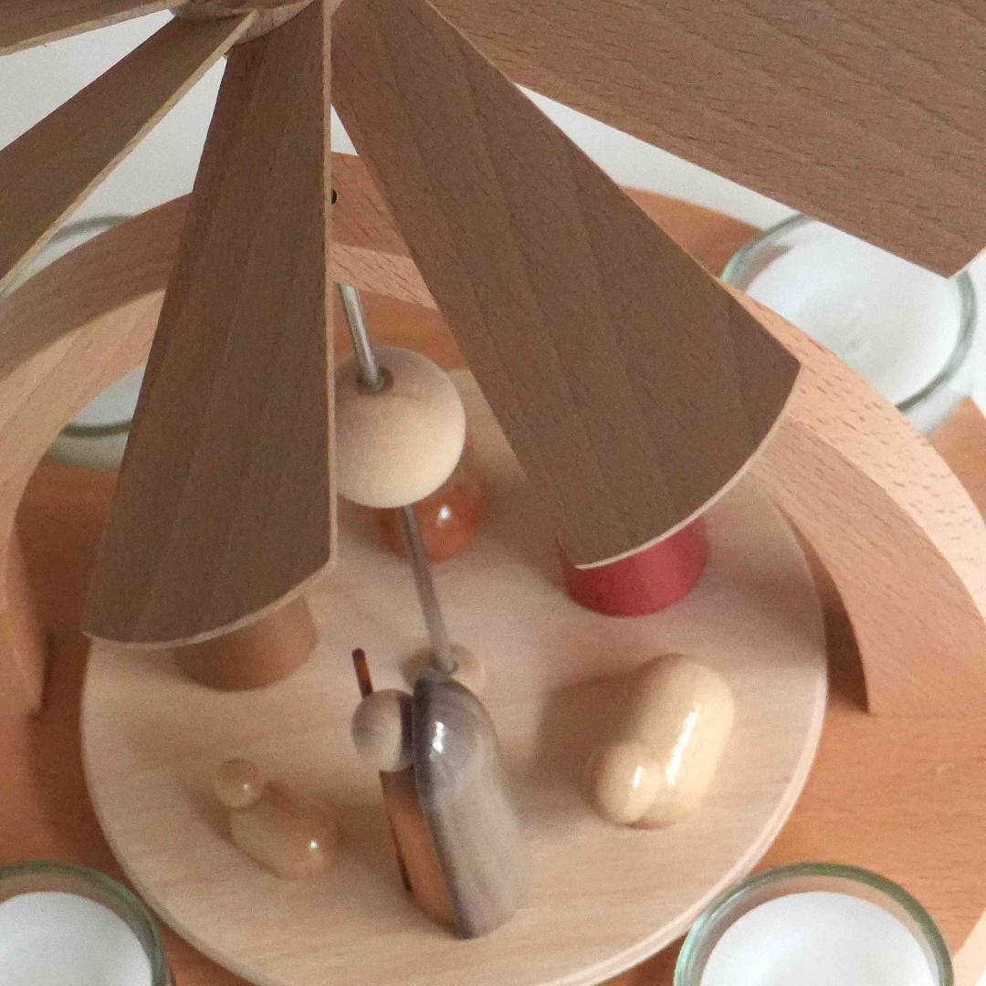 ドイツ ティーライトピラミッド（キリスト生誕）木製工芸品 ザイフェン 23cm